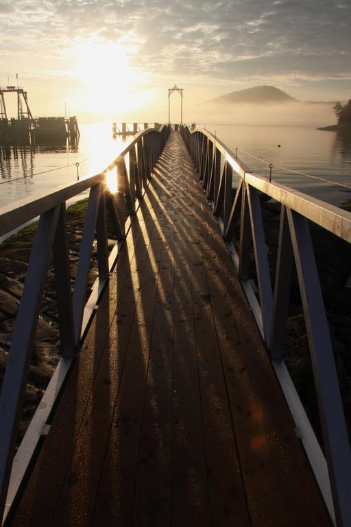 Galiano Oceanfront Inn & Spa Sturdies Bay Exterior foto